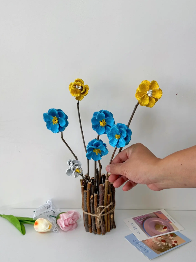 亲子手工:废品变宝手工大全(松果花束摆件)-图片2