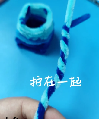 用扭扭棒编织篮子方法图解教程