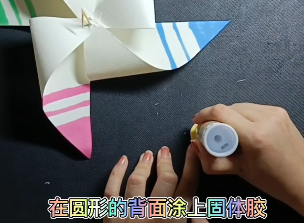 自制可以转的风车详细步骤图大全