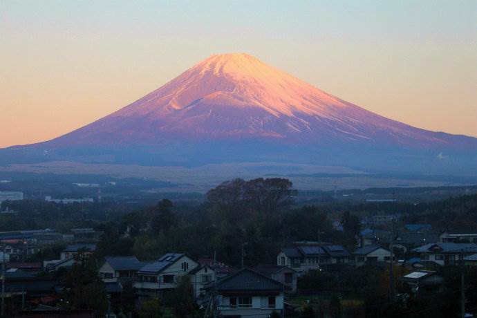水粉画富士山