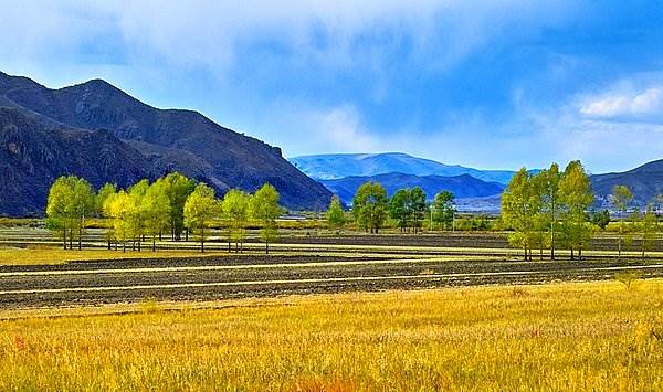 黄昏渐变水粉画