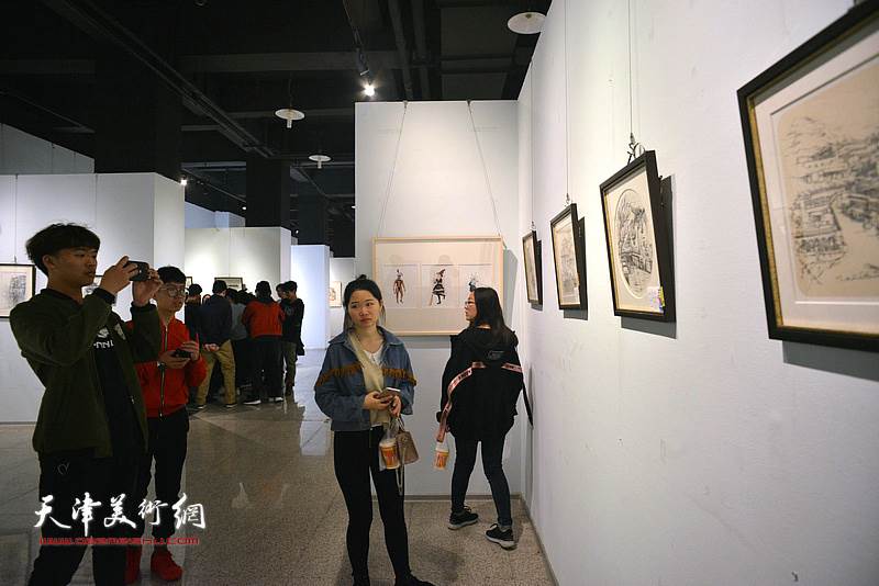 大学生水彩笔画
