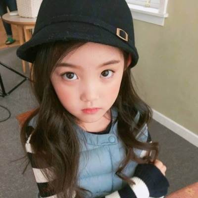 可爱小女孩
