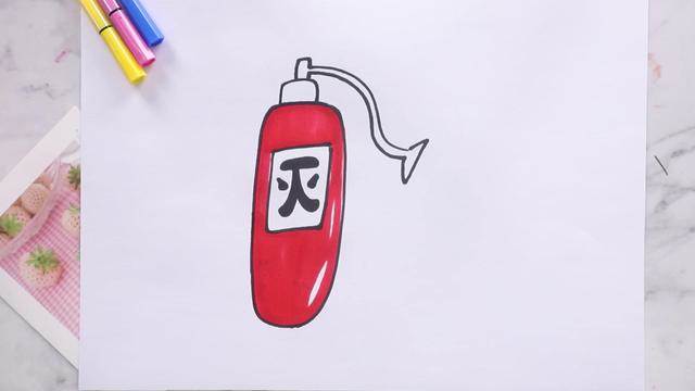 灭火器简笔画