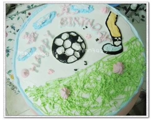 黄色世界杯蛋糕简笔画