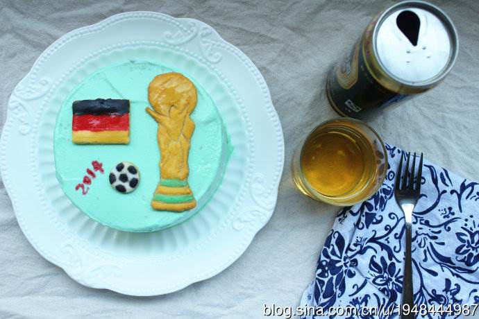 经典世界杯蛋糕简笔画