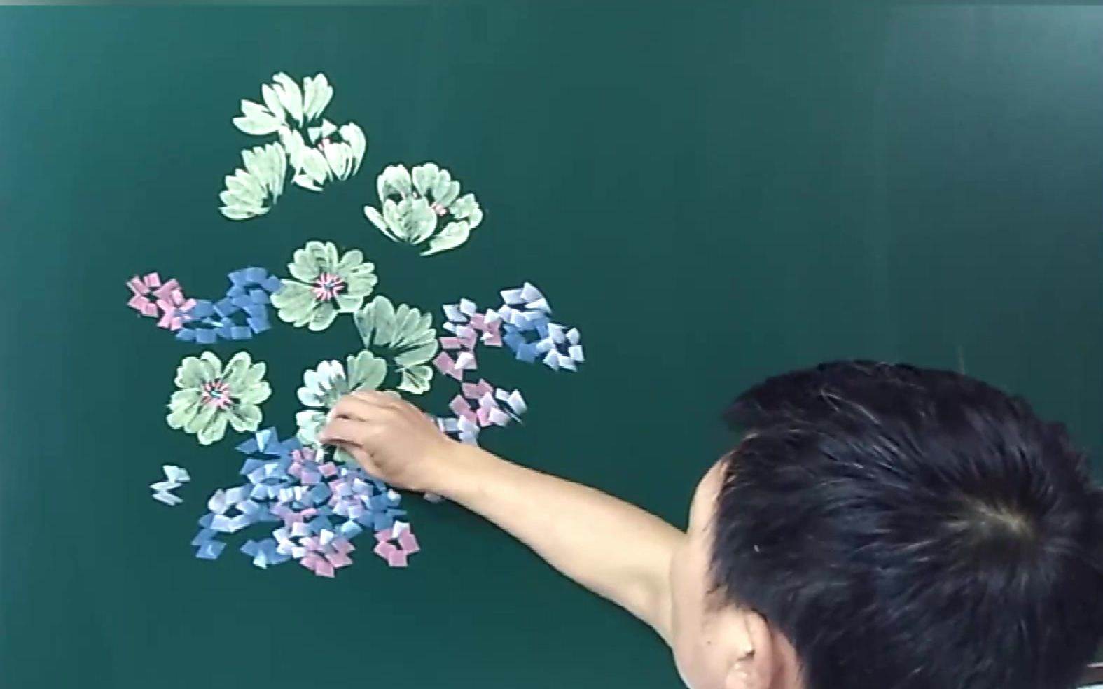 黑板报插图花